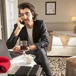 Hotel Longchamp Elysees Paris