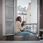 Longchamp Elysees Hotel 3*