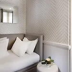 Hotel Longchamp Elysees Paris