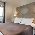 Hotel Longchamp Elysees