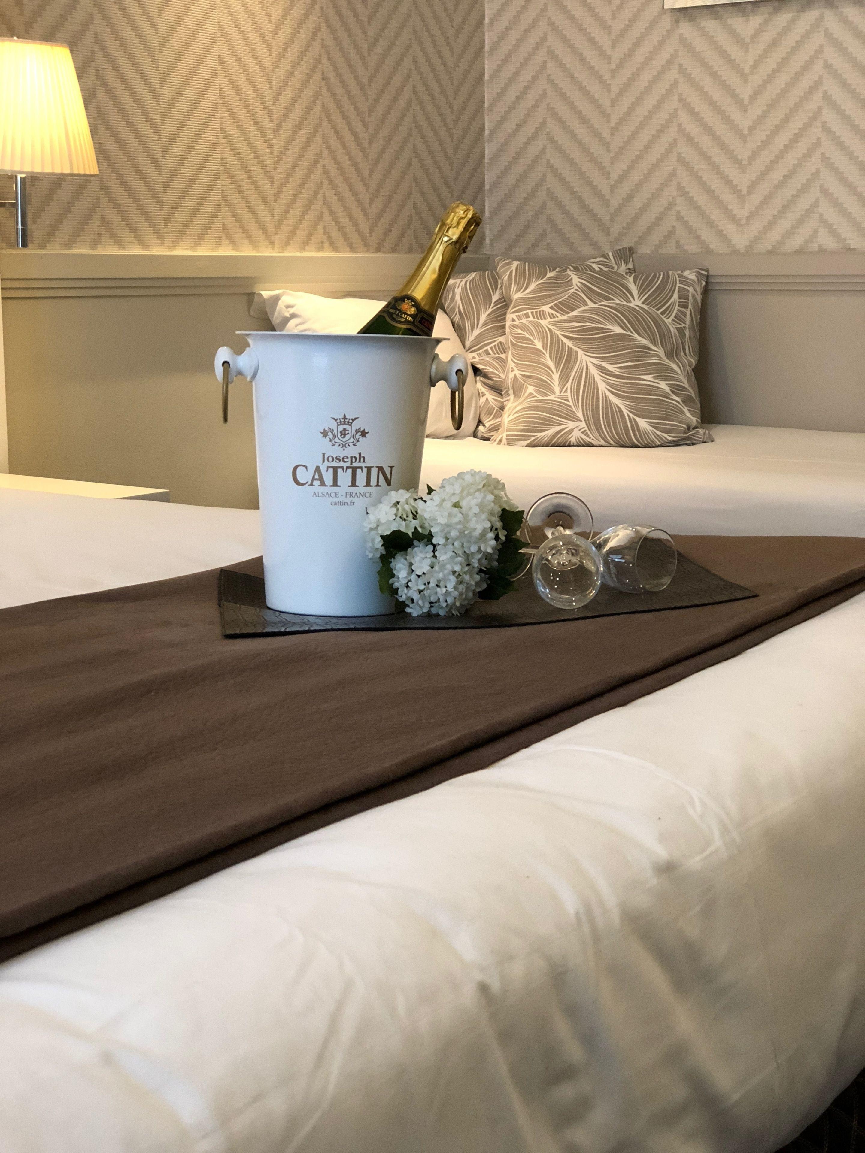 Longchamp Elysées Hotel